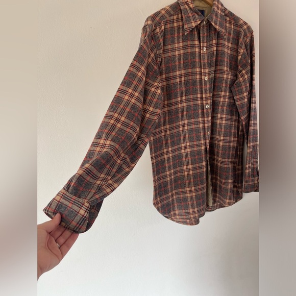 Pendleton Vintage 100% Virgin Wool Tan Red & Blue Plaid Button-Up Collared Shirt - Picture 5 of 11